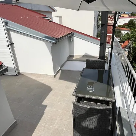 Lopac Apartament
